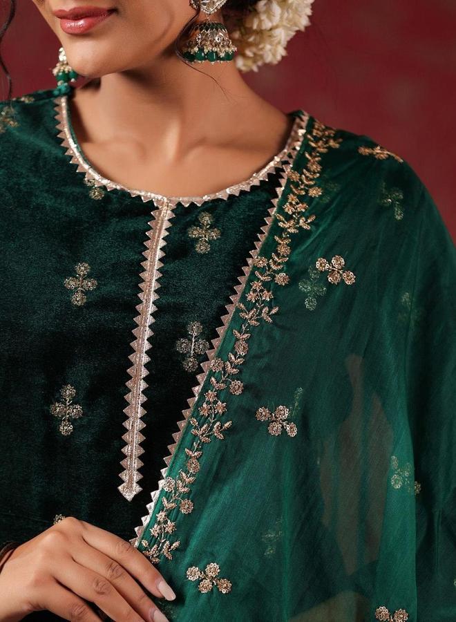 Ishin Emerald Velvet Kurta with Pants and Dupatta Set - Image 2