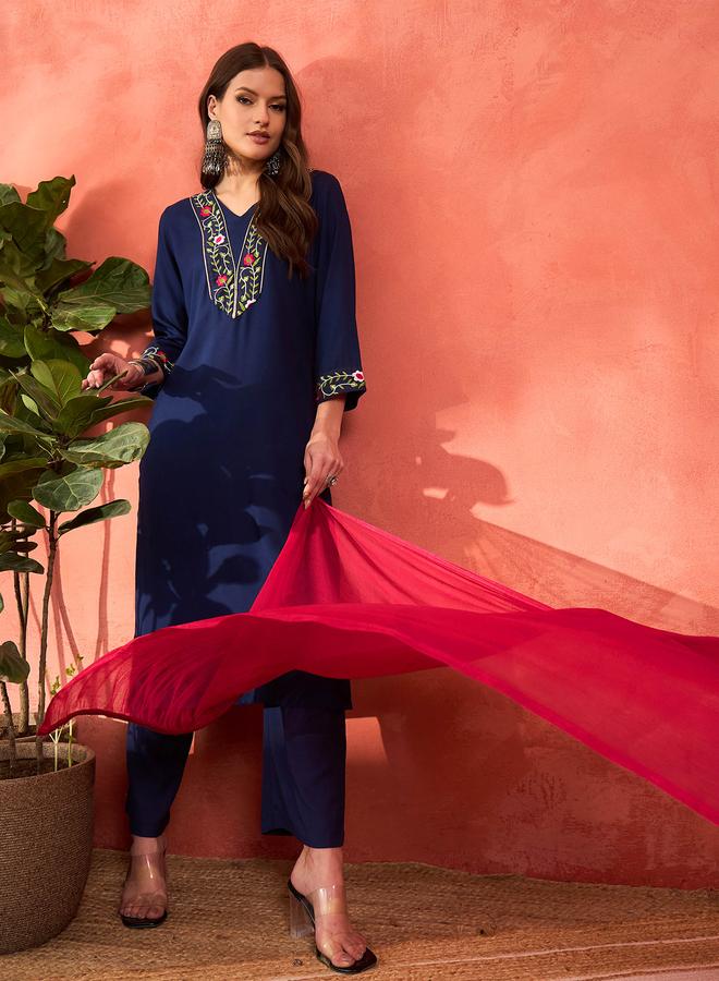 ساسافراس طقم كورتا مطرز من رايون ساسافراس مع بنطلون قلم ودوباتا - Image 1