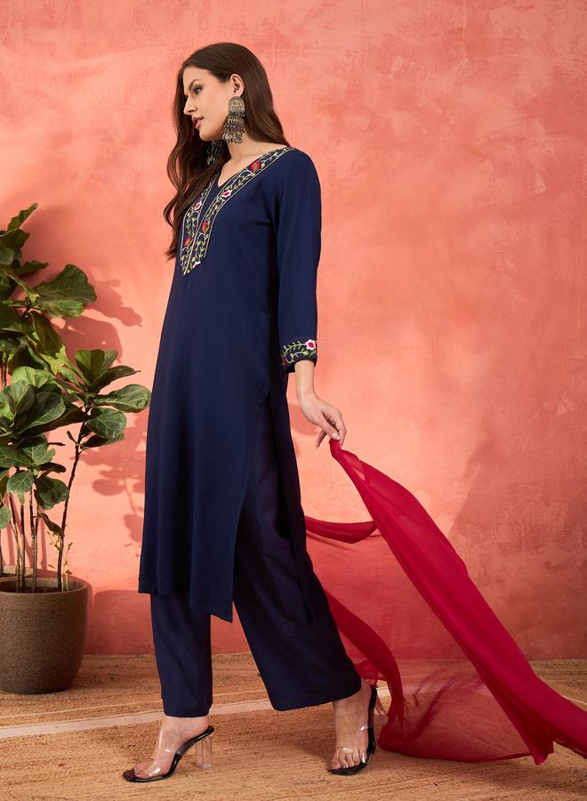 ساسافراس طقم كورتا مطرز من رايون ساسافراس مع بنطلون قلم ودوباتا - Image 3