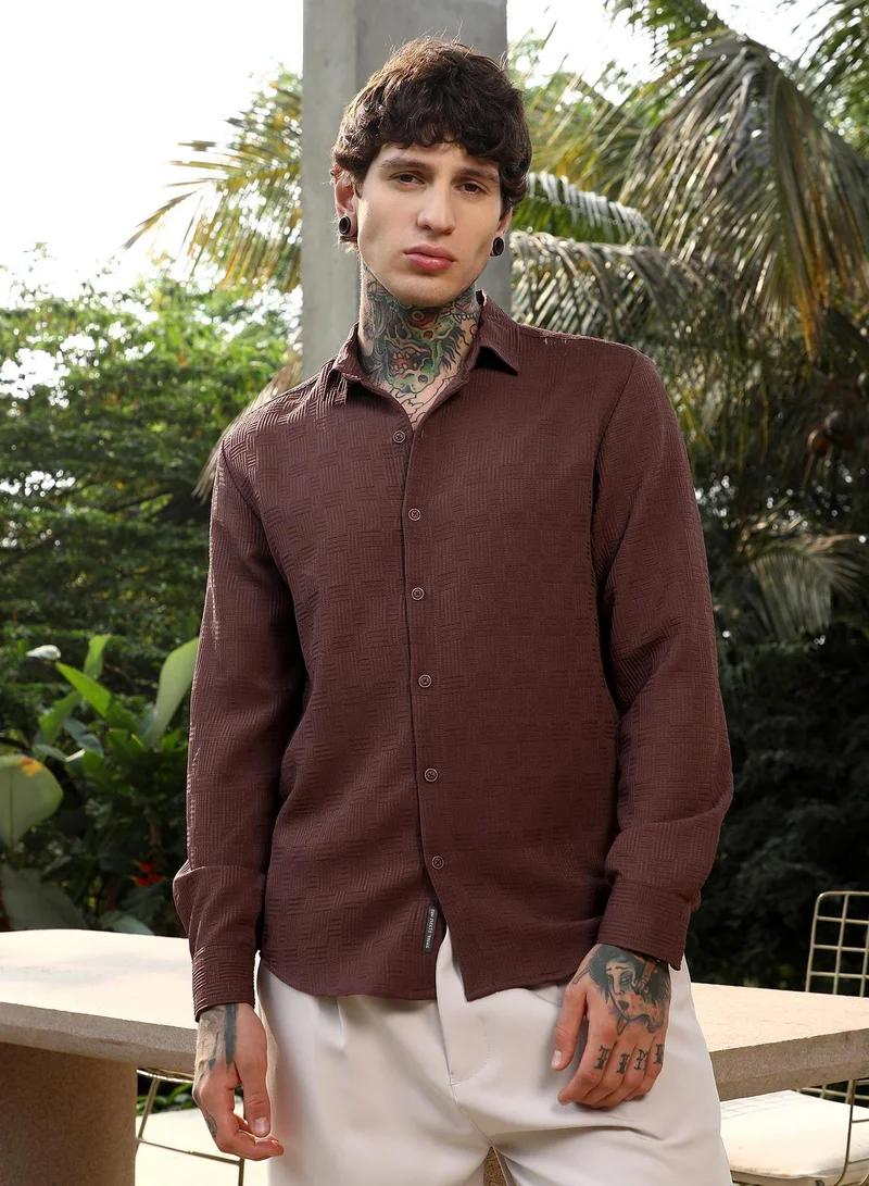 Campus Sutra Men's Chocolate Brown Warpwelt-Tactile Shirt For Casual Wear | Spread Collar | Long Cuffed Sleeves | Button Closure | Shirt Crafted With Comfort Fit For Everyday Wear