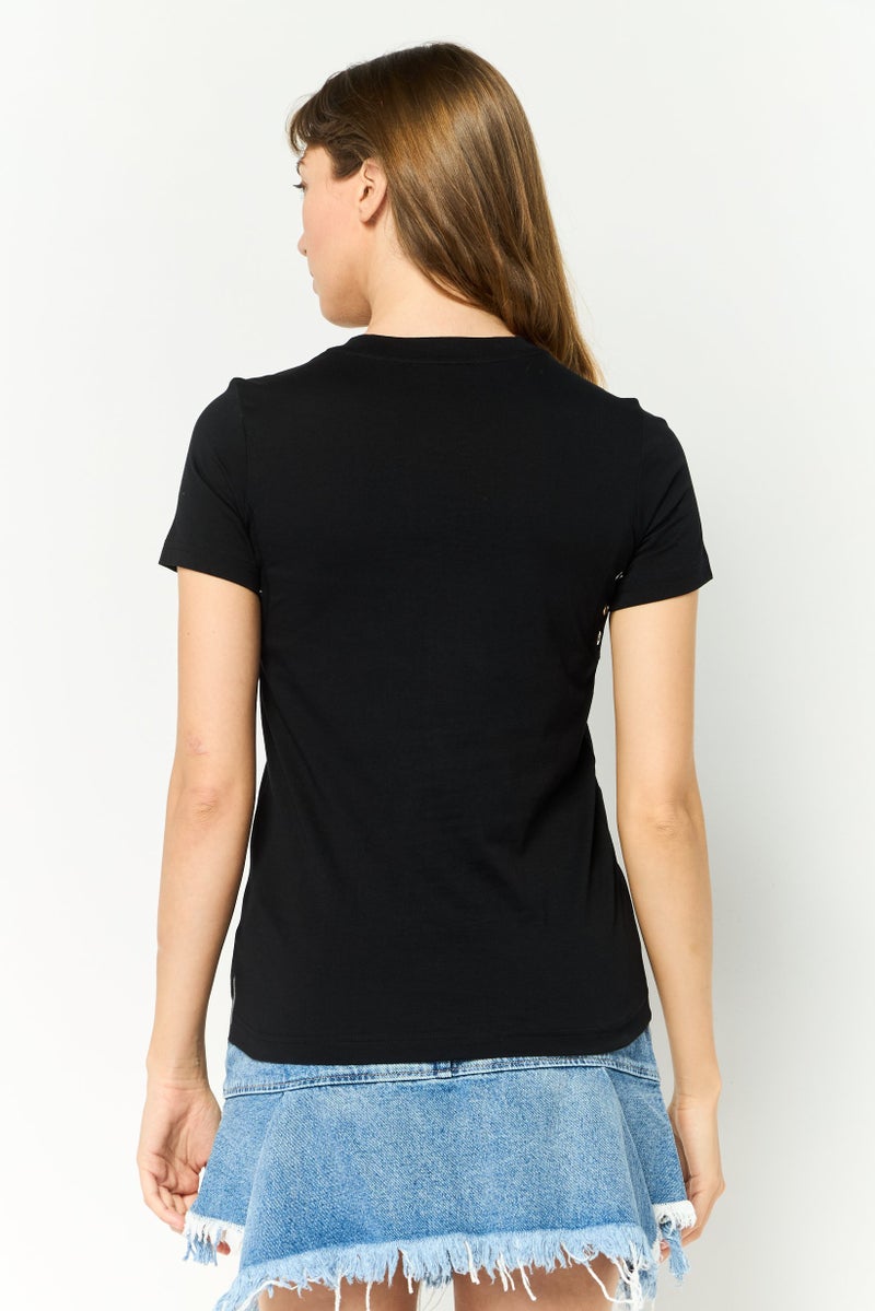 DIESEL تي شيرت نسائي بأكمام قصيرة وطوق دائري بطباعة جرافيك، أسود - Image 4