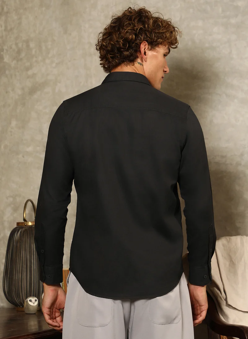 Campus Sutra Campus Sutra Men's Onyx Black Button-Down Utility Shirt For Casual Wear | Spread Collar | Long Cuffed Sleeves | Button Closure | Shirt Crafted With Comfort Fit For Everyday Wear