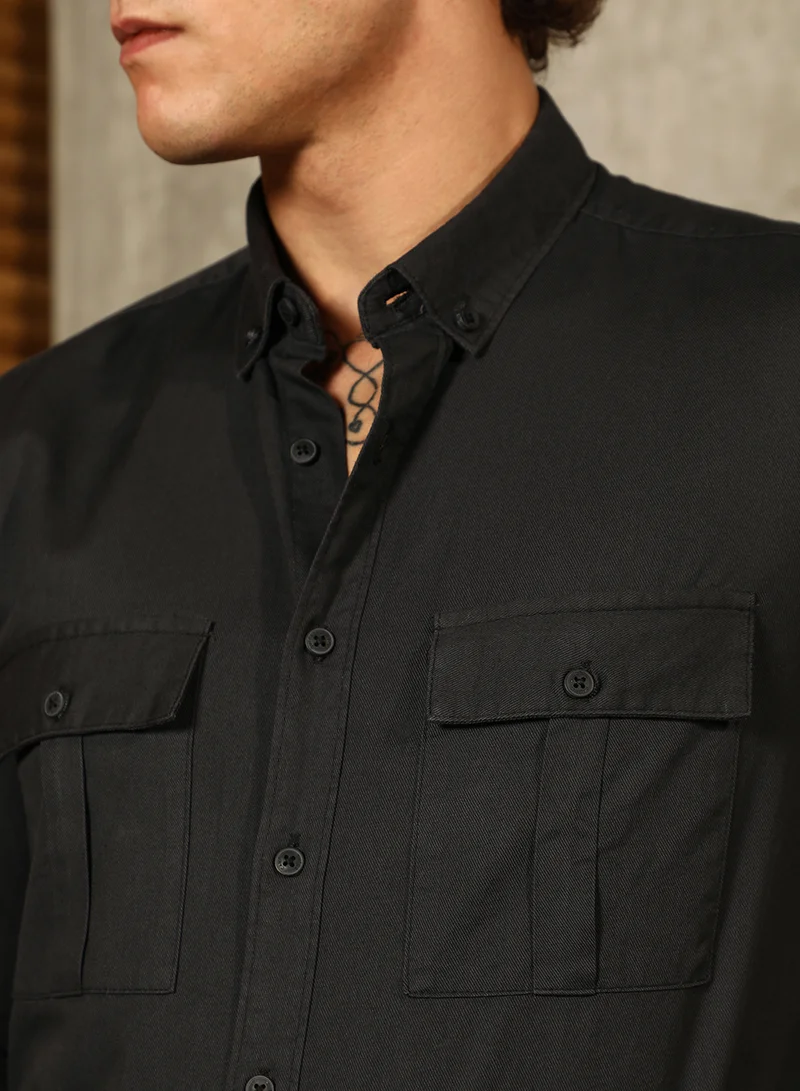 Campus Sutra Campus Sutra Men's Onyx Black Button-Down Utility Shirt For Casual Wear | Spread Collar | Long Cuffed Sleeves | Button Closure | Shirt Crafted With Comfort Fit For Everyday Wear