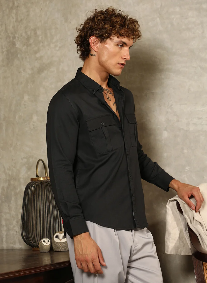 Campus Sutra Campus Sutra Men's Onyx Black Button-Down Utility Shirt For Casual Wear | Spread Collar | Long Cuffed Sleeves | Button Closure | Shirt Crafted With Comfort Fit For Everyday Wear