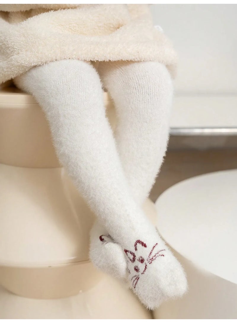 جوارب شتويه طويله للاطفال زوجين بتصميم قطه لطيفه جوارب شتويه طويله مصنوعه من الفليس توفر دفئاً ممتازاً لطفلك خلال الأيام الباردة تناسب من عمر 2-4 سنوات - Image 2