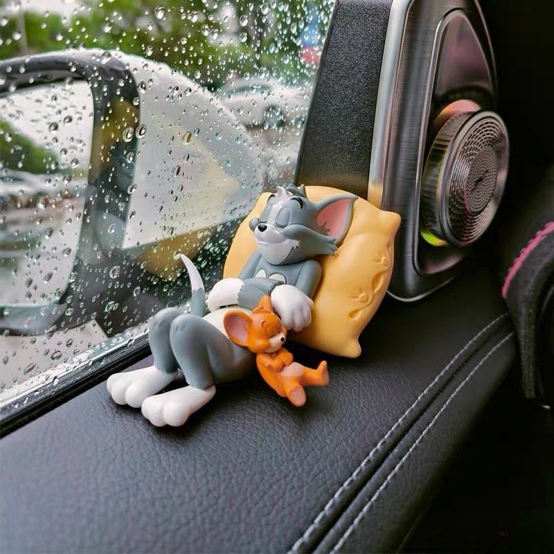Tom and Jerry Car Dashboard Figurine - Image 1