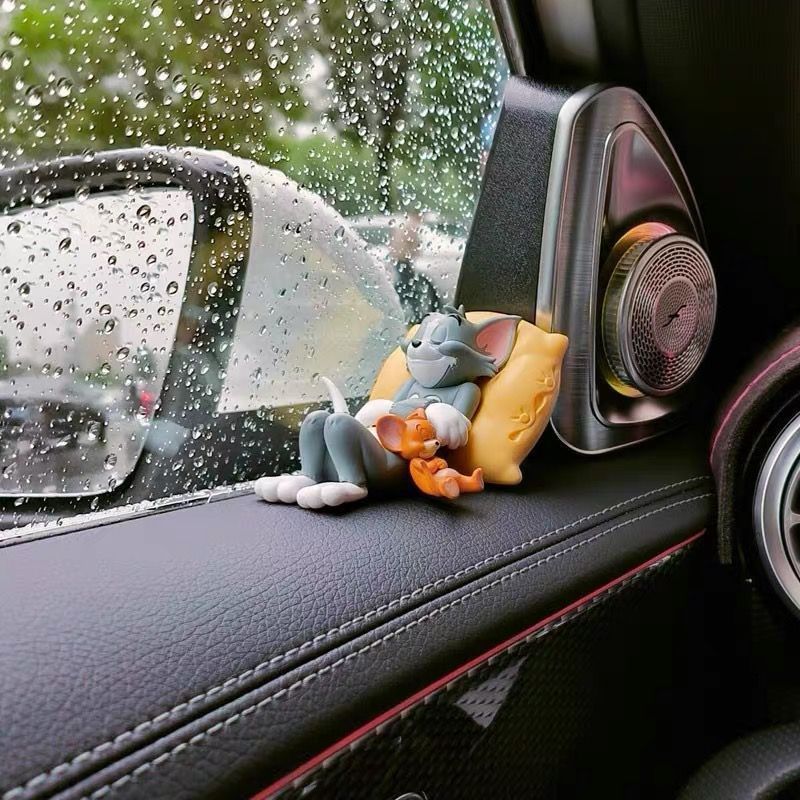 Tom and Jerry Car Dashboard Figurine - Image 2