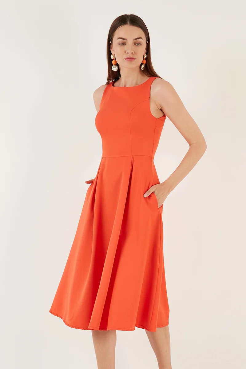 ليلا Crew Neck Pocket Pleated Midi Dress Women's Dress 6051963