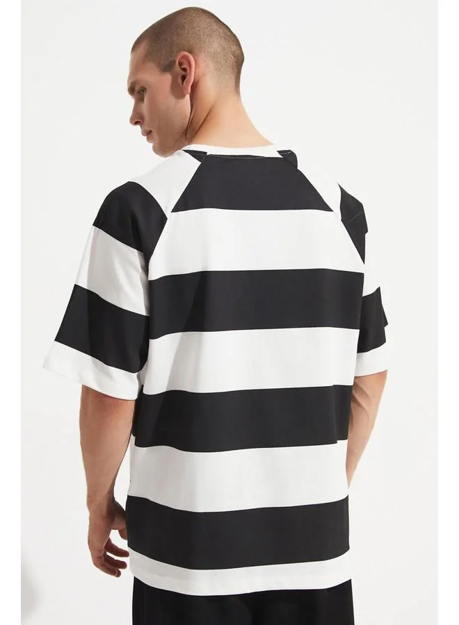 JUNE June Men Oversize Pattern Crew Neck Striped Tshirt Black