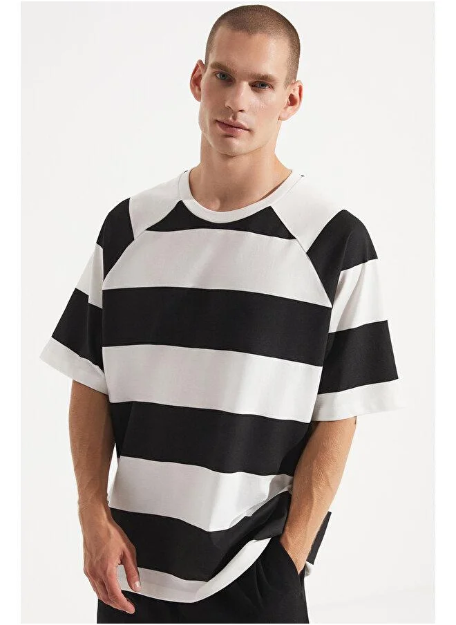 جون June Men Oversize Pattern Crew Neck Striped Tshirt Black