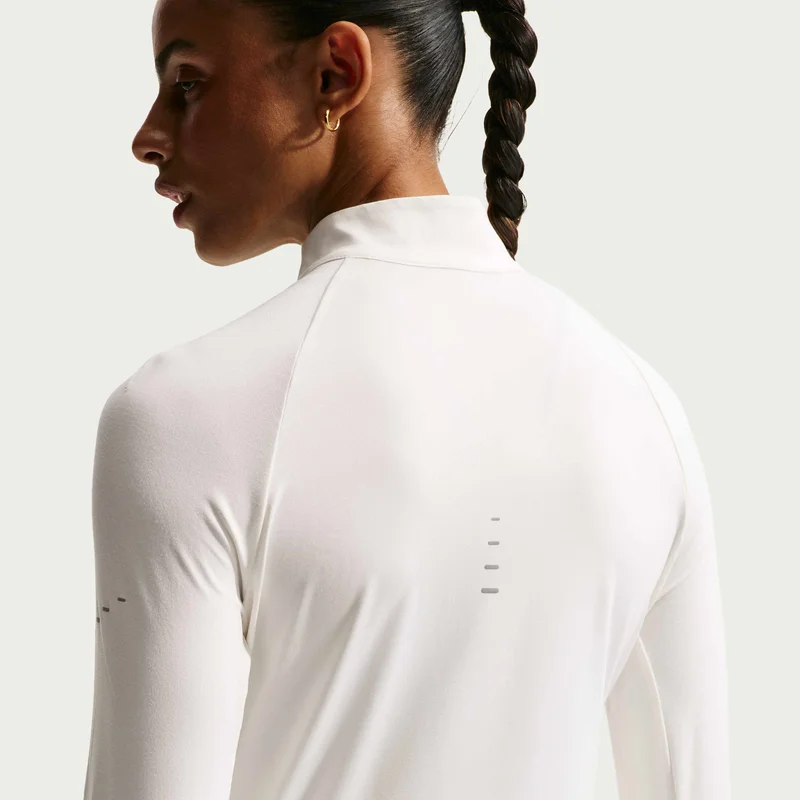 نايكي Women's Swift Dri-FIT UV 1/4-Zip Running Top
