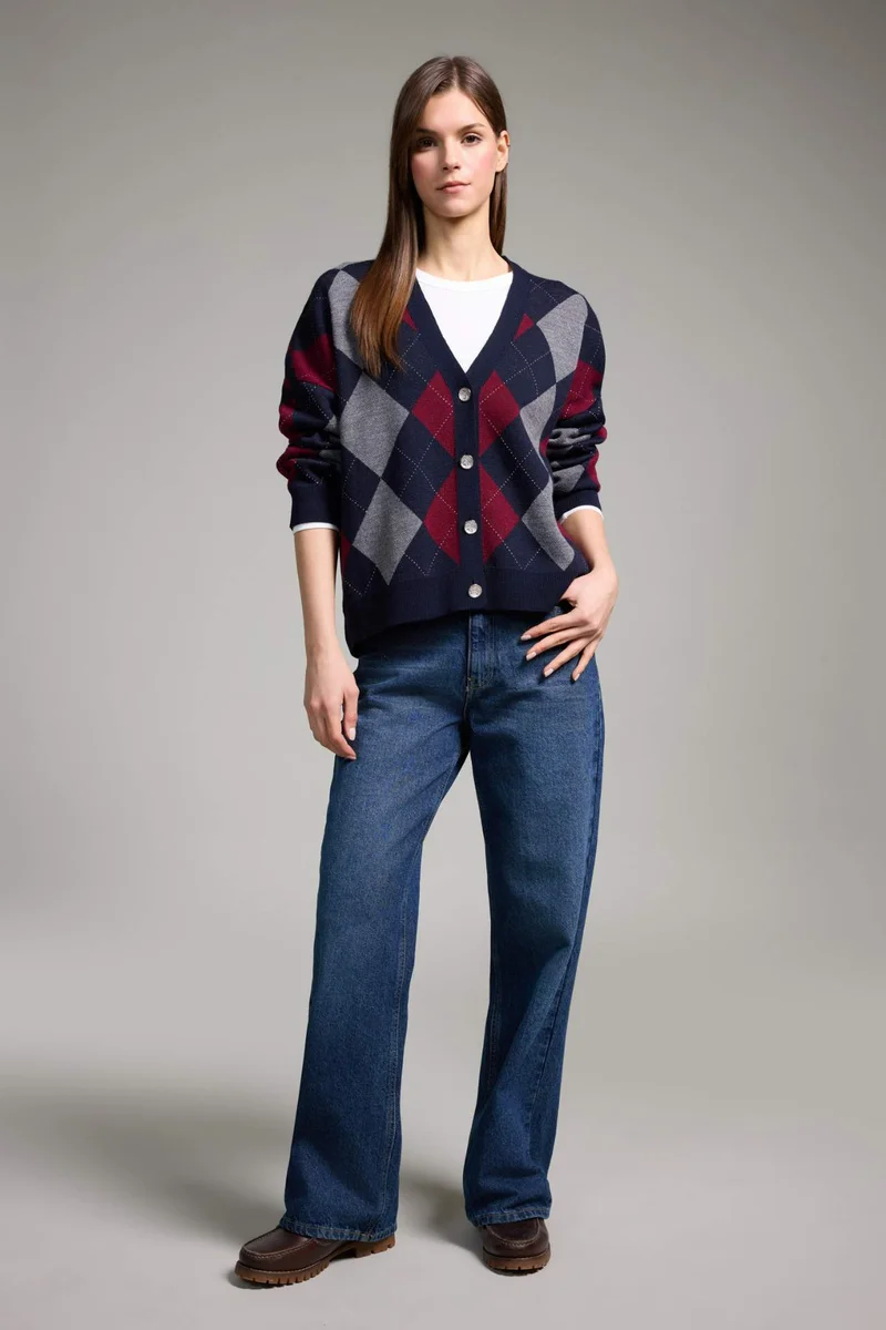 ديفاكتو Regular Fit V-Neck Cardigan