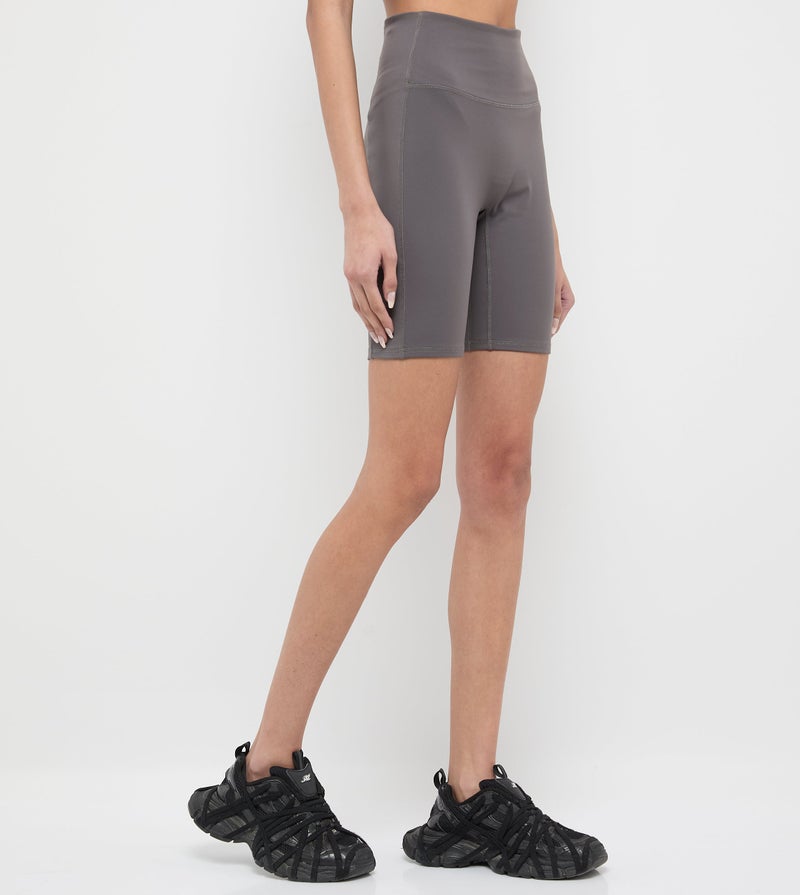 إف5 شورتات ركوب الدراجات النسائية بشعار - Image 3