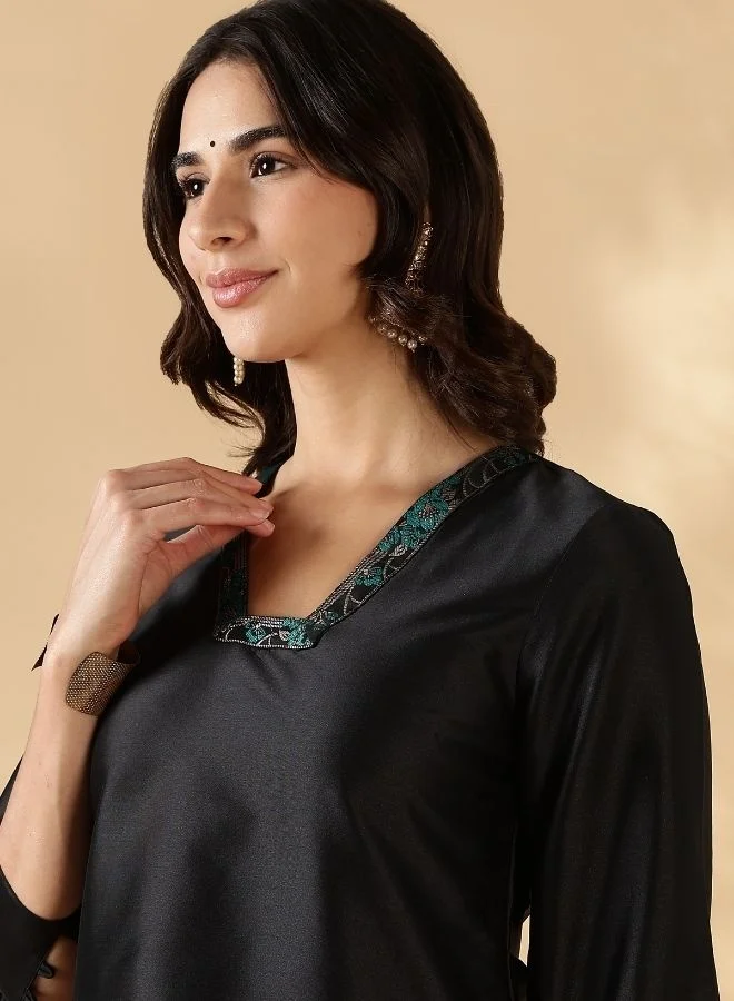 أبهشتي High-low kurta with broad straight pants with brocade details
