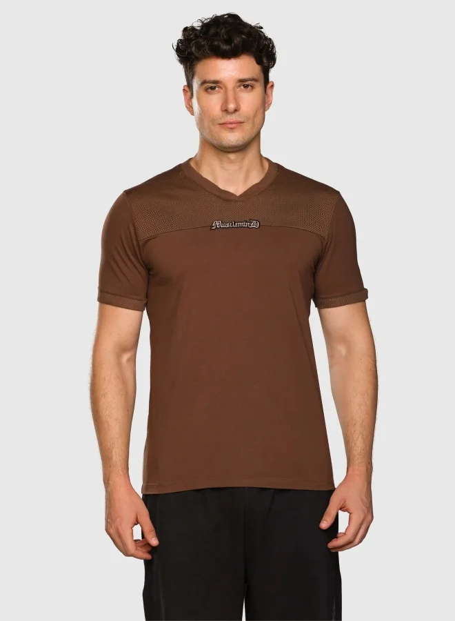 Musclemind Men's Printed V-Neck Regular Fit T-Shirt with Super Soft, Mesh Panels,Long-Lasting Colour, Wrinkle Resistant Stretchable Fabric, for All Day Comfort