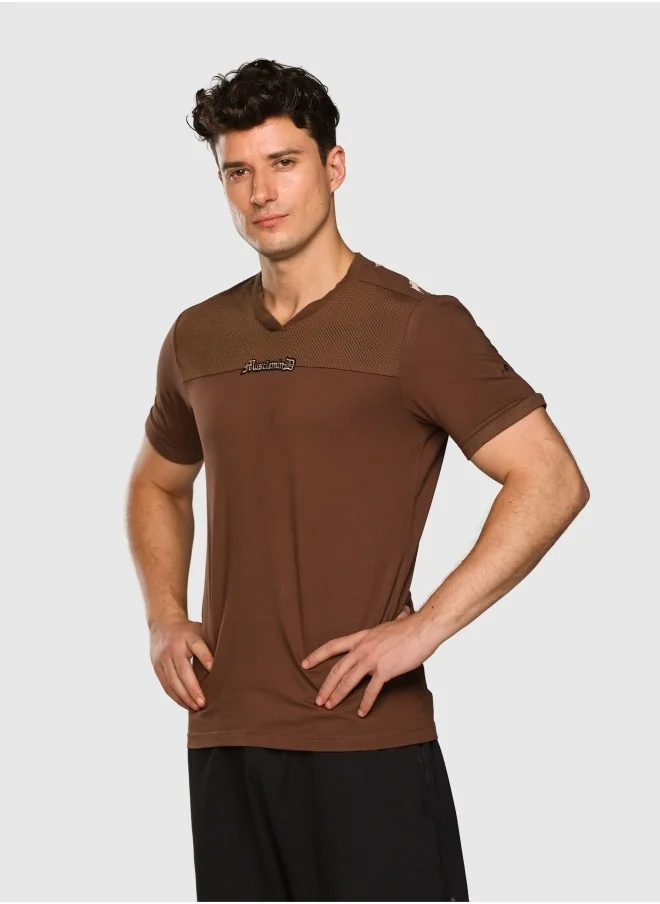 Musclemind Men's Printed V-Neck Regular Fit T-Shirt with Super Soft, Mesh Panels,Long-Lasting Colour, Wrinkle Resistant Stretchable Fabric, for All Day Comfort
