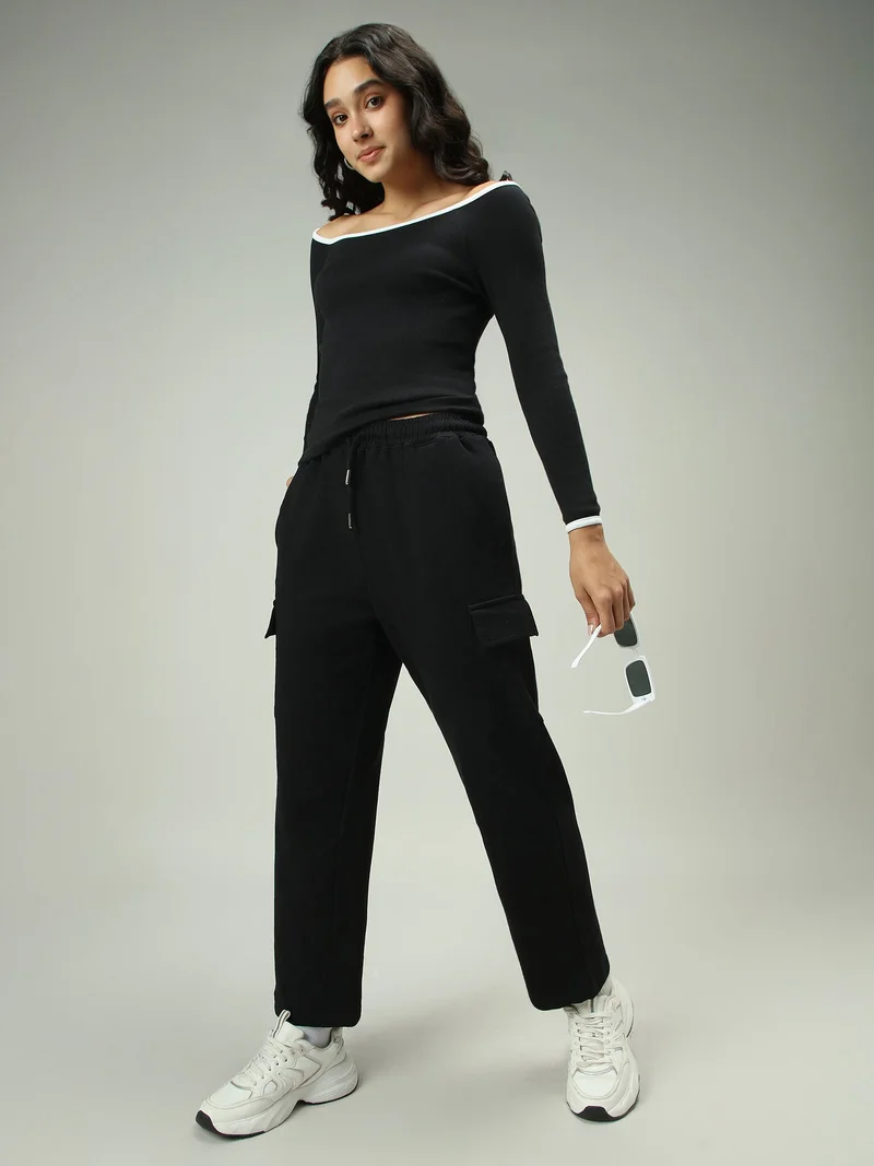 Outzidr Black Black Cargo Pocket Wide Leg Sweatpants for Women | Best Price UAE