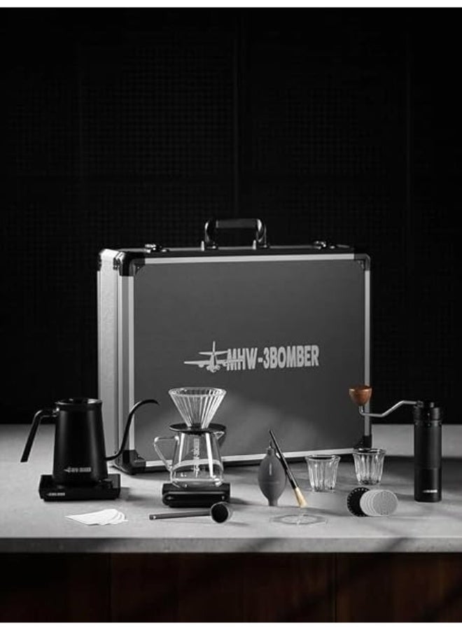 ام اتش دابيلو - ثري بومبار MHW-3BOMBER B-3 Tactical Coffee Station Set – مجموعة تحضير القهوة الاحترافية 12 قطعة مع حقيبة تكتيكية محمولة – لون أسود - Image 2