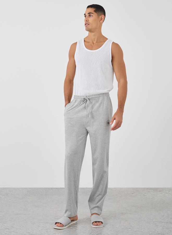 ستايلي بيجامة ستايلي محبوكة بفتحة سفلية وطبعة شعار - Image 2