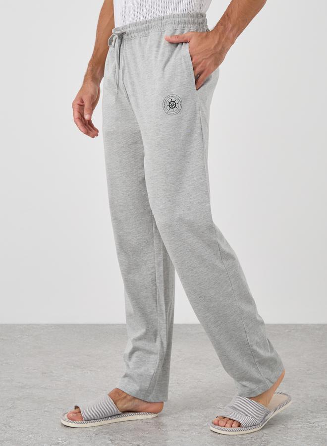 ستايلي بيجامة ستايلي محبوكة بفتحة سفلية وطبعة شعار - Image 1