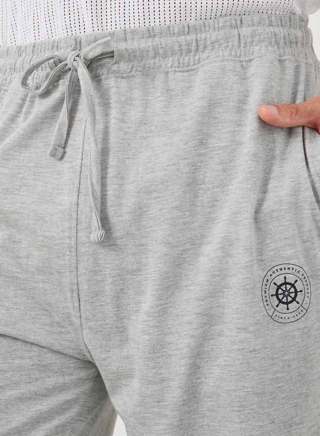 ستايلي بيجامة ستايلي محبوكة بفتحة سفلية وطبعة شعار - Image 3