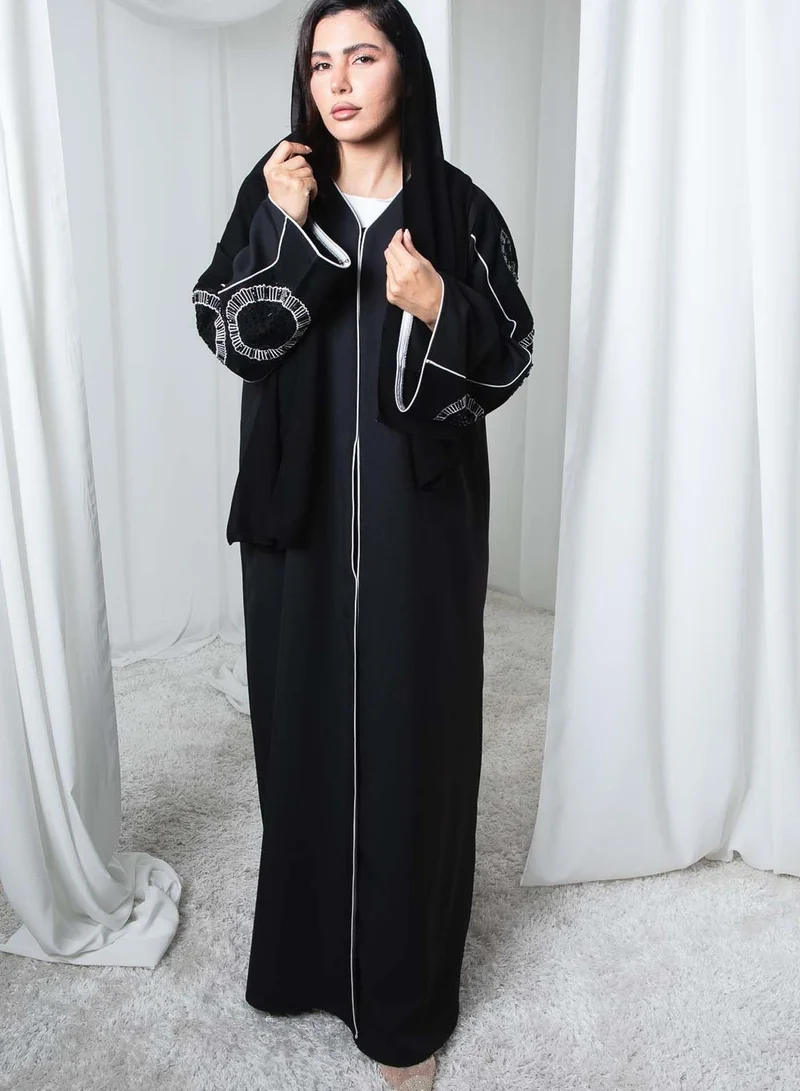 أم سكوير فاشن Black Phua Fabric Abaya with Thread Work Embroidery and Headscarf