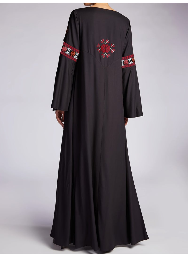 Women's Long Black Abaya with Embroidered Arabic Motifs - Image 5
