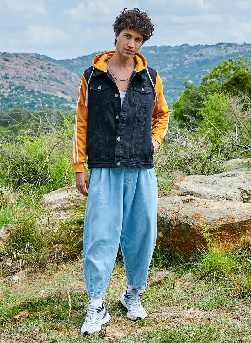 كامبوس سوترا Men's Blue & Mustard Yellow Medium-Wash Denim Jacket With Sweatshirt Sleeve