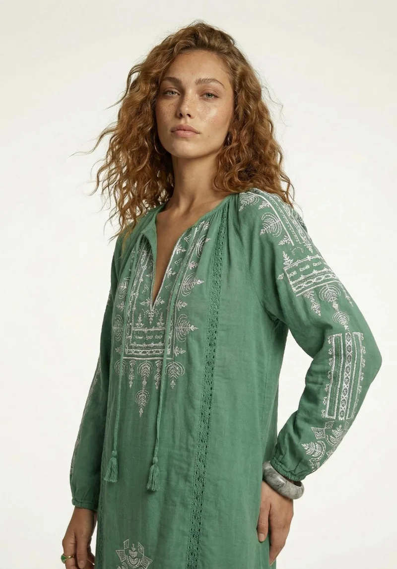 رافاي Aurelia Kaftan Style Embroidered Maxi Dress In Sage Green