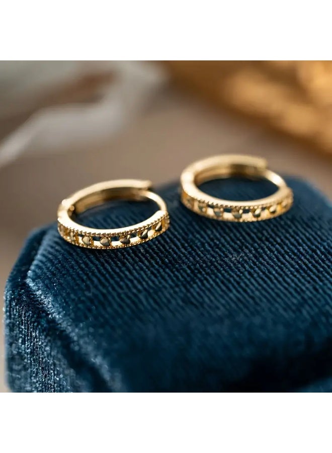 aeen 18K Gold Plated Vintage Heart-Pattern Hoop Earrings for Women – Elegant Golden-Tone Huggies, Perfect for Daily Wear & Parties - Image 3