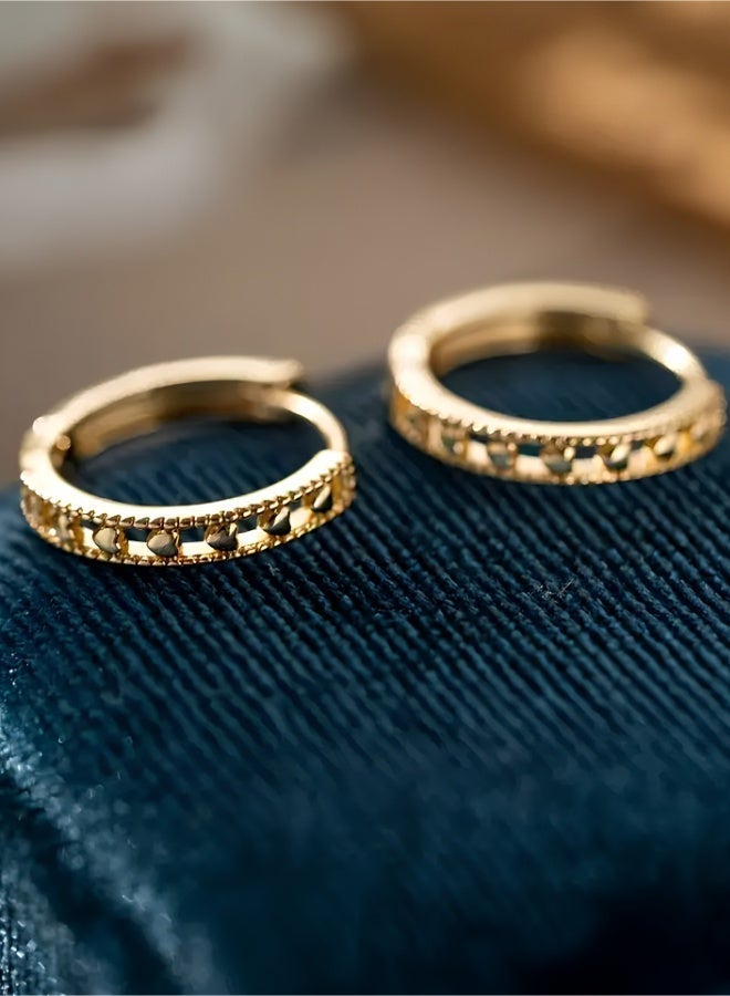 aeen 18K Gold Plated Vintage Heart-Pattern Hoop Earrings for Women – Elegant Golden-Tone Huggies, Perfect for Daily Wear & Parties - Image 4