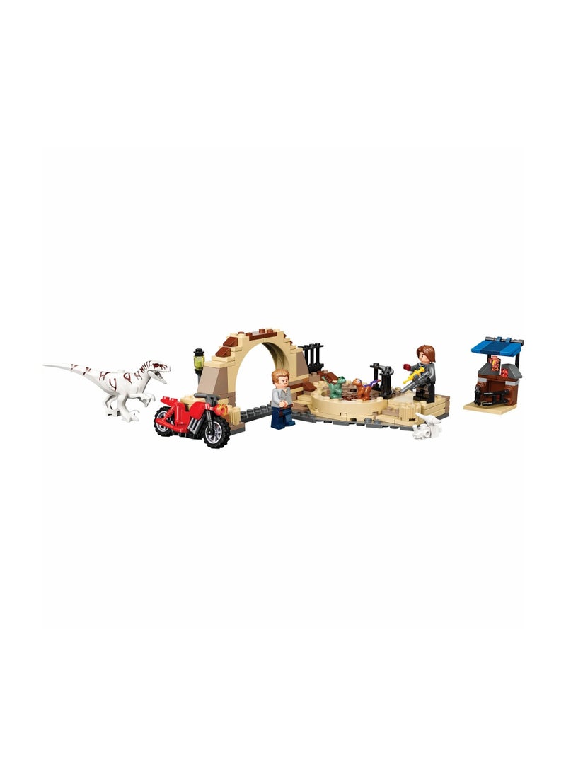 LEGO LEGO - Jurassic World Atrociraptor Dinosaur: Bike Chase 169 Pieces - 76945  - Image 2