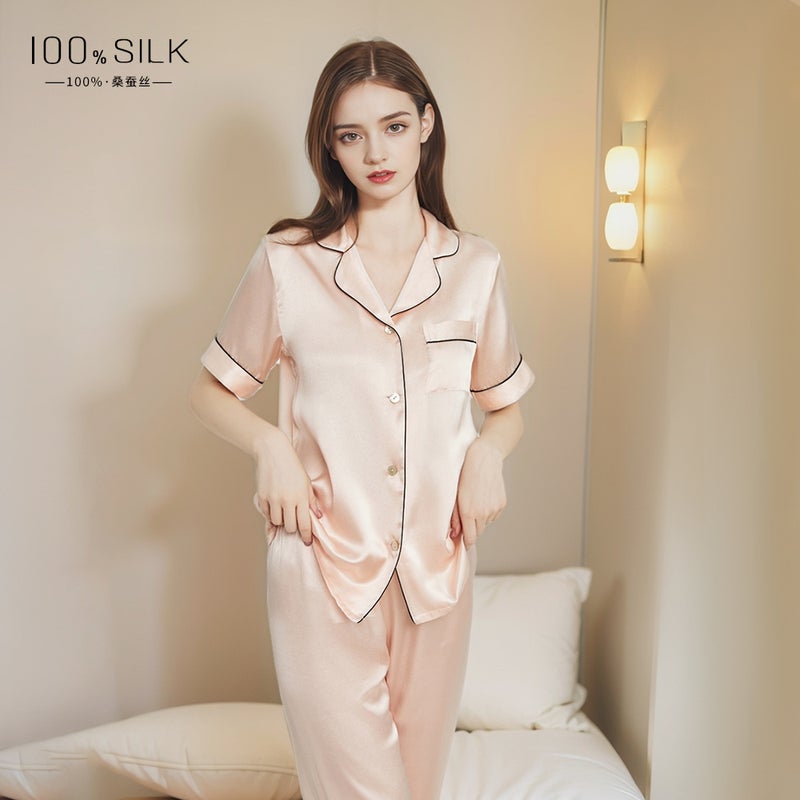 طقم بيجامة نسائي من حرير التوت 100% - أكمام قصيرة وبنطلون طويل - Image 5