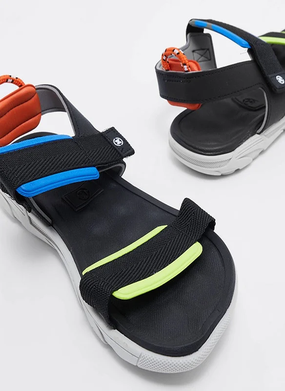 MOLEKINHO MOLEKINHO Sandals/Chappals For Junior Boys, Black