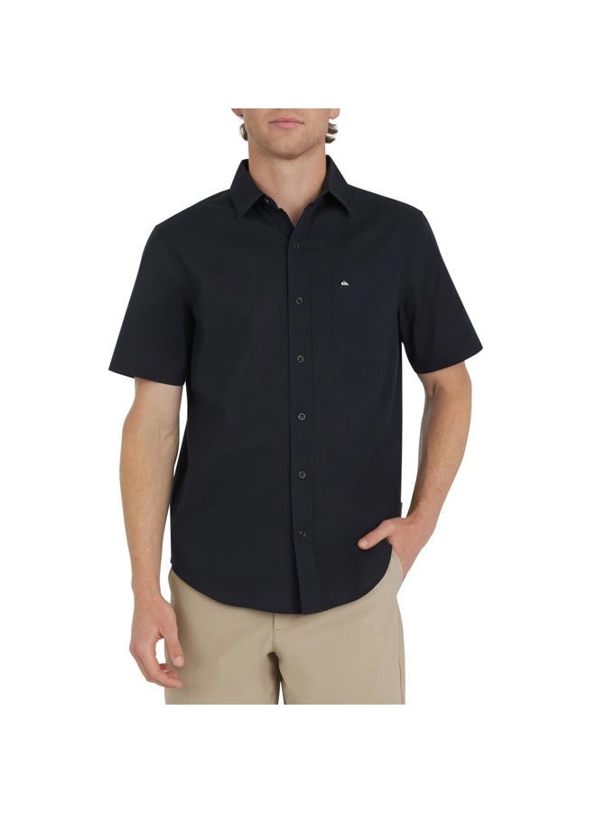 QUIKSILVER قميص كاجوال قصير الأكمام مزود بأزرار من القطن الفاخر للرجال، إكليبس، L - Image 1