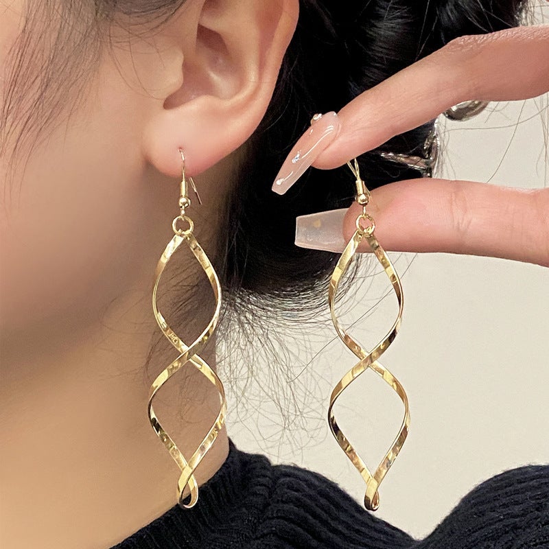 South Korea Distinctive Spiral Curved Wave Curve Temperament Niche Advanced Design Sense Ear Studs Ear Accessories Eco-Friendly - Image 1
