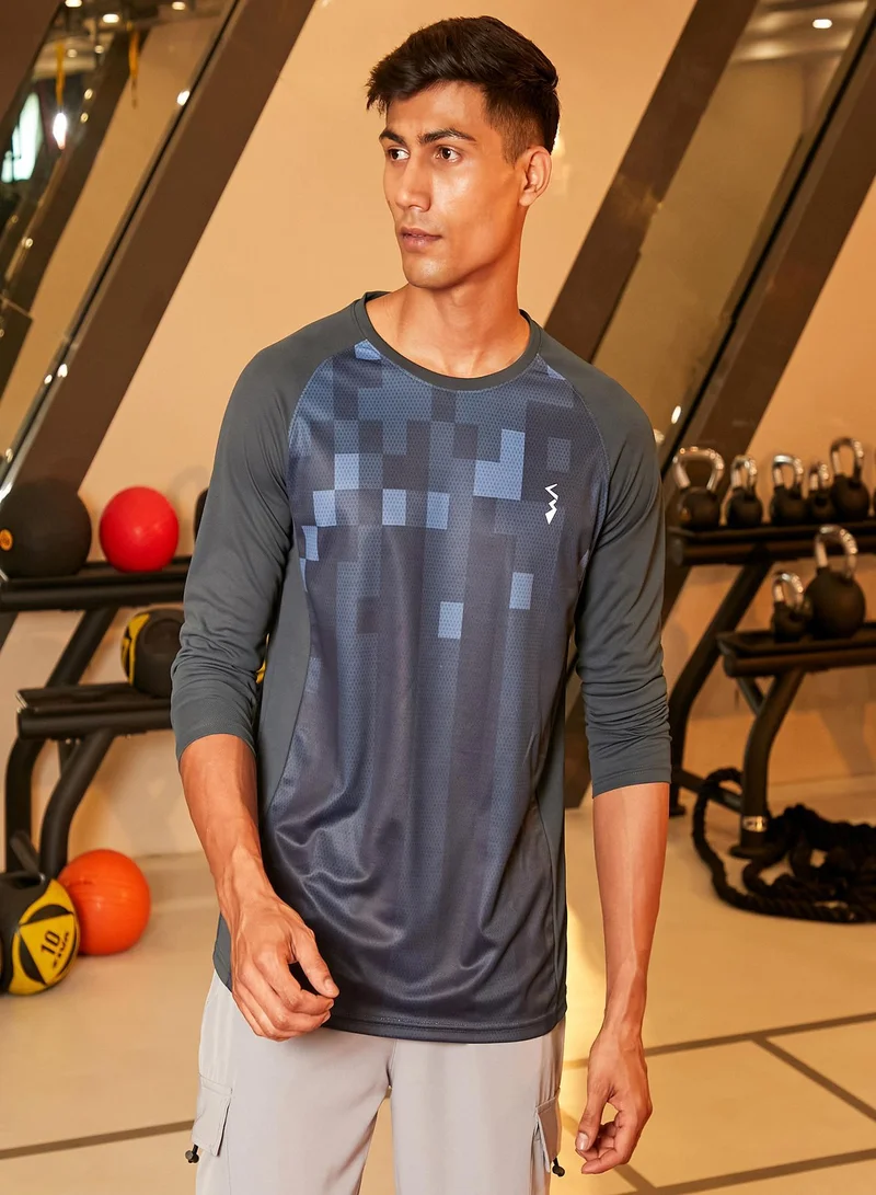 كامبوس سوترا تيشيرت رياضي رجالي أزرق داكن بطبعة رقمية للاستخدام اليومي بأكمام طويلة بتقنية دراي فيت ومقاس مريح وأداء عالي