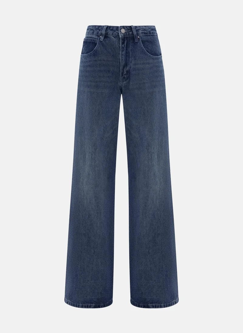 Lichi Loose jeans with distressed accent on the thighs