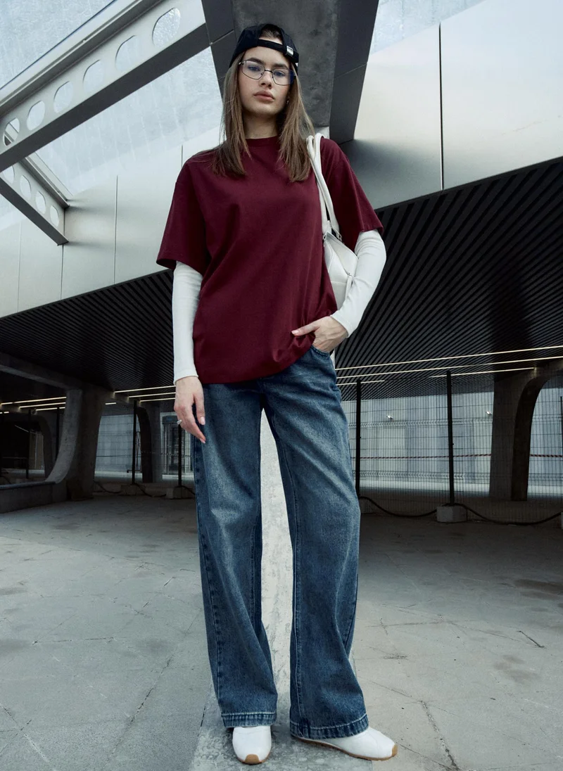 Lichi Loose jeans with distressed accent on the thighs