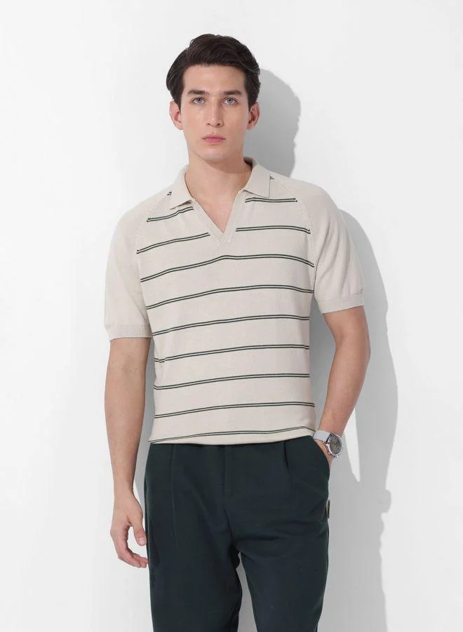 شركة المرآب الهندية Men Slim Fit Textured Polo Neck Half Sleeves T-Shirt