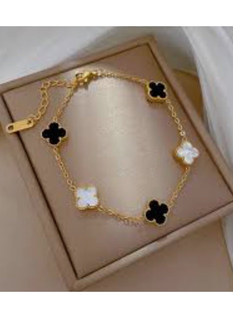 Luxuria Lucky bracelet with a black and white clover design, 18k gold-plated stainless steel, for women; trendy four-leaf flower bracelet. - Image 4