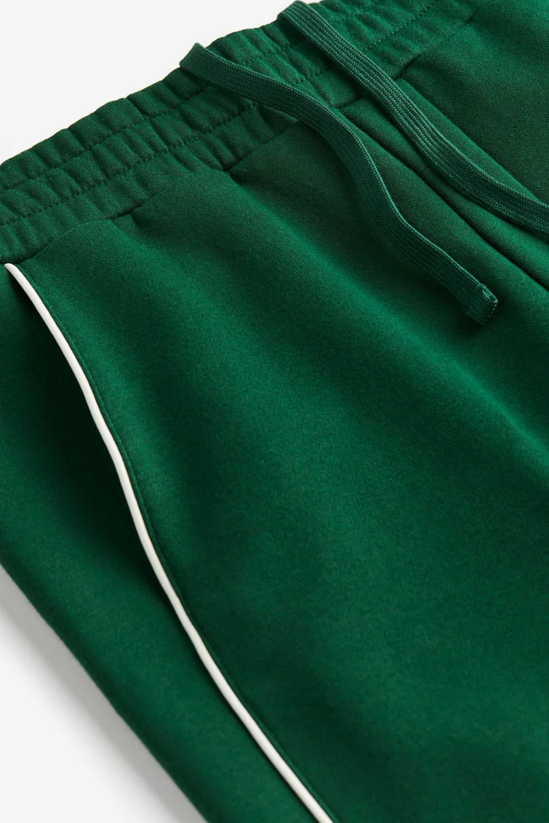 اتش اند ام بنطلون رياضي بقصّة سلِم