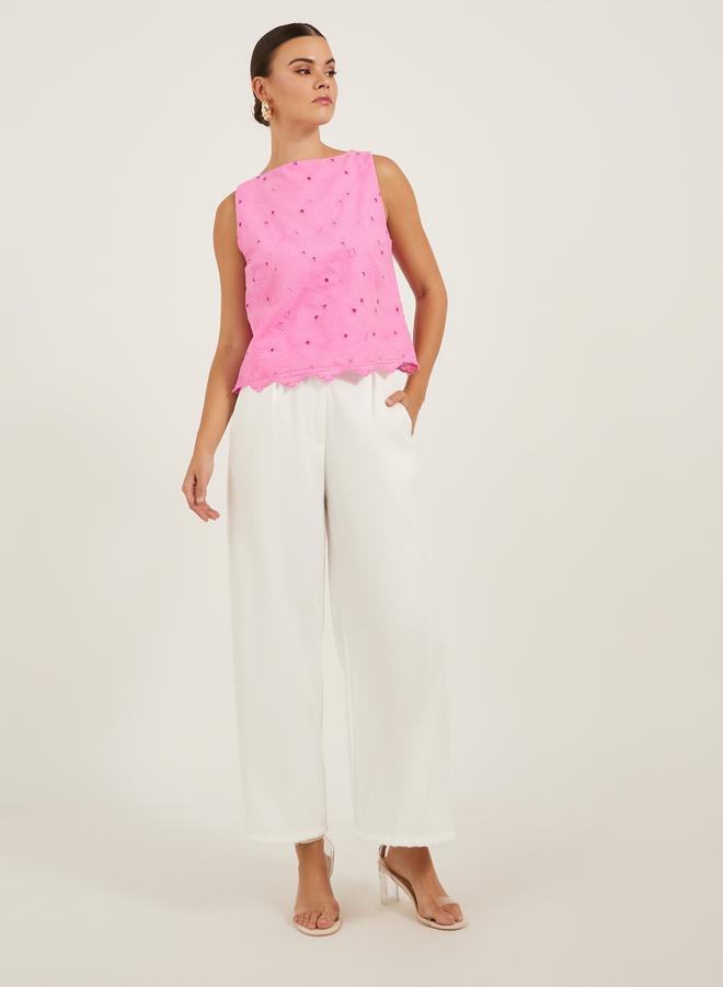 ستايلي بلوزة بدون أكمام بتطريز وحافة مكشكشة - Image 2