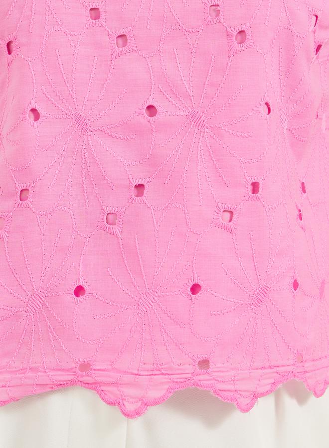 ستايلي بلوزة بدون أكمام بتطريز وحافة مكشكشة - Image 3