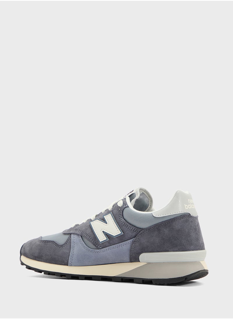 475 Sneakers