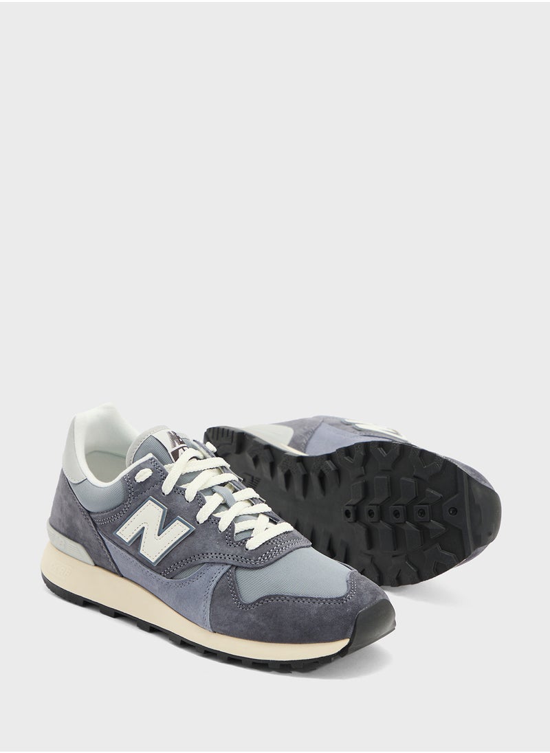475 Sneakers