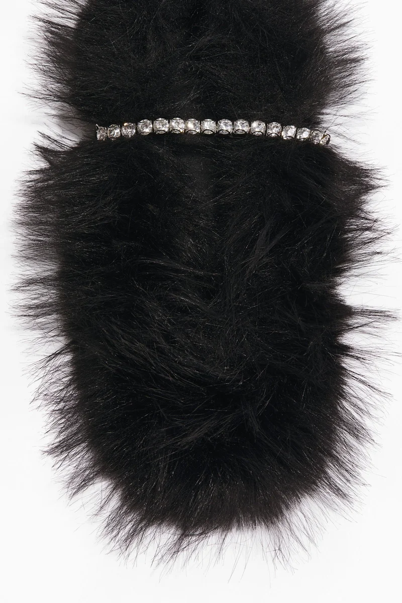 اتش اند ام شبشب مُزيّن