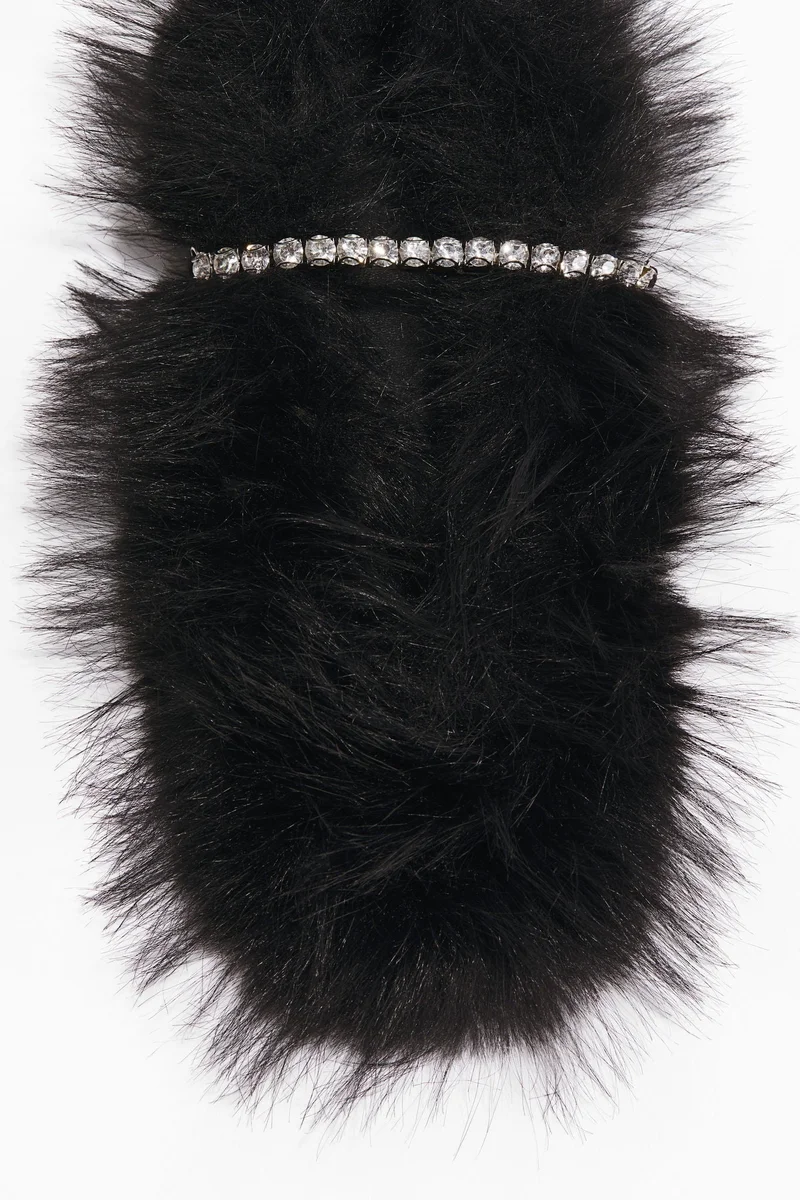 اتش اند ام شبشب مُزيّن