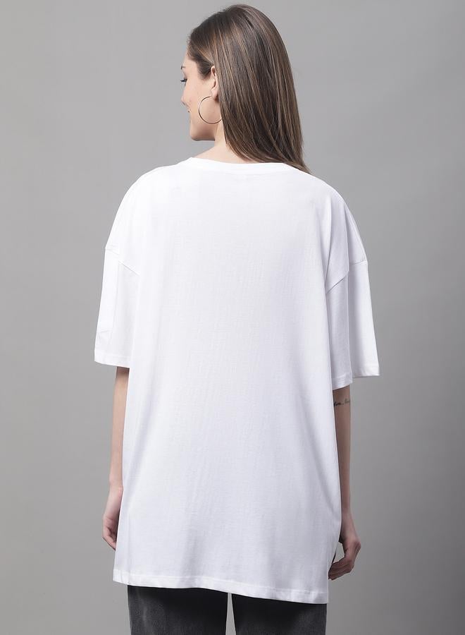 تايك تو تيشيرت أبيض نسائي بطبعة شعار كبير من دور - Image 2