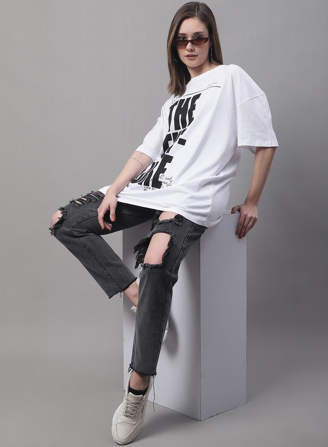 تايك تو تيشيرت أبيض نسائي بطبعة شعار كبير من دور - Image 5